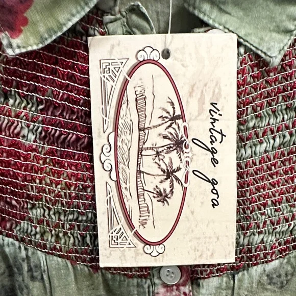 Vintage Green Floral Blouse - Picture 2 of 4